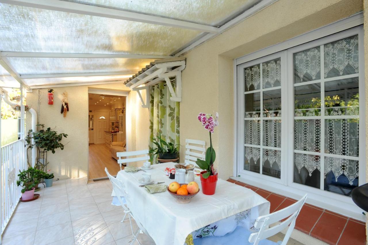 Pavillon Clara Flor Villa พุราเดส์ ภายนอก รูปภาพ