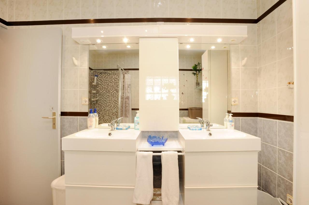 Pavillon Clara Flor Villa พุราเดส์ ภายนอก รูปภาพ