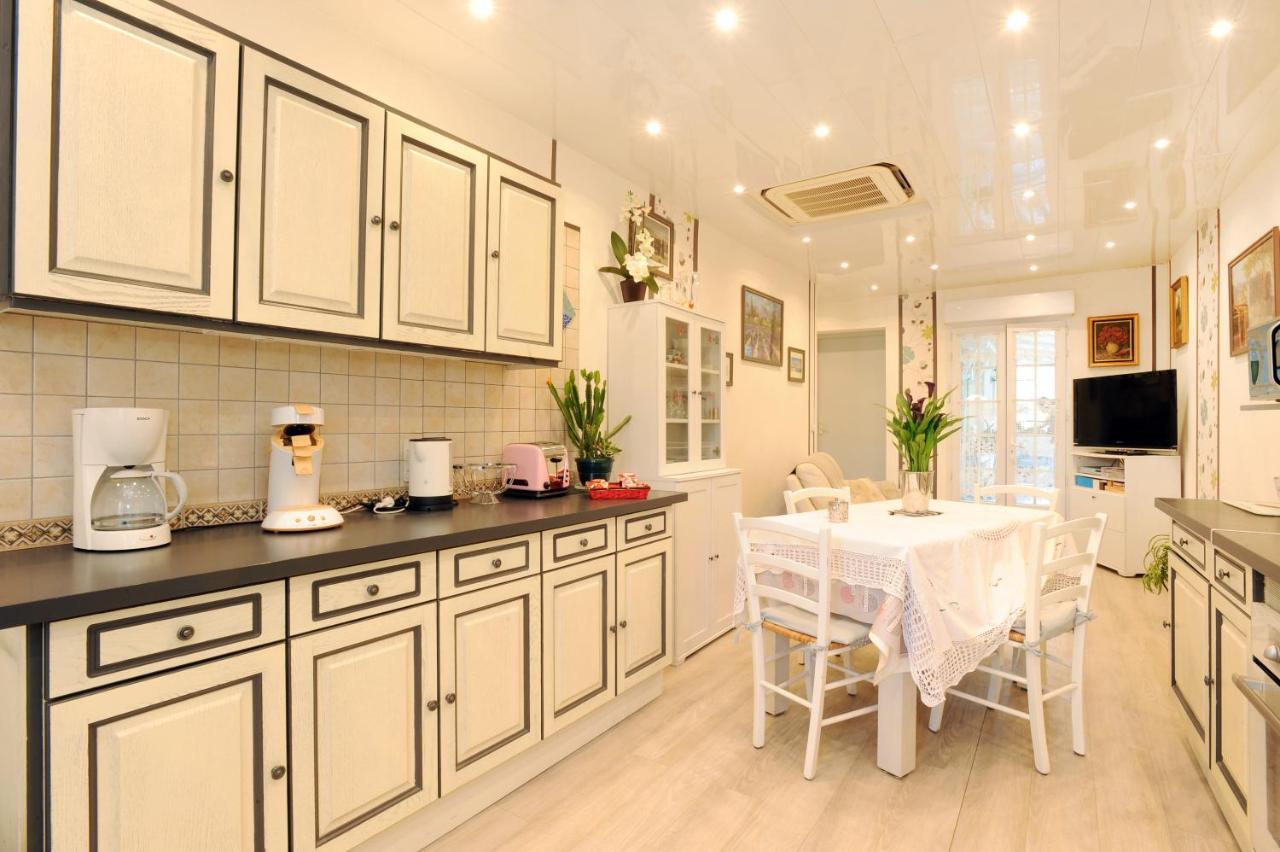 Pavillon Clara Flor Villa พุราเดส์ ภายนอก รูปภาพ